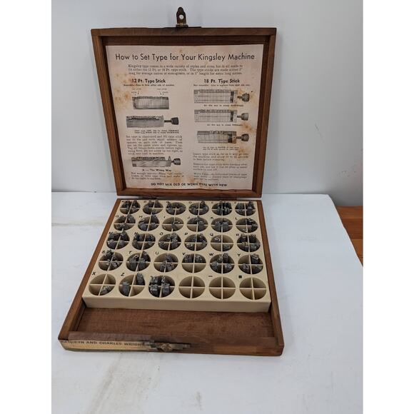 KINGSLEY HOT FOIL Stamping Printer letters Typeset 18 PT. BALLOON caps, Wood Box - Picture 1 of 7